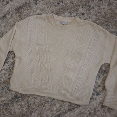 Guess cream-white knit sweater