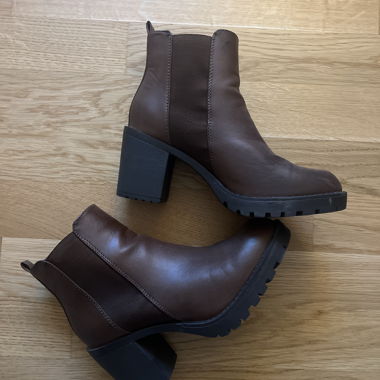 Stiefeletten mit Blockabsatz