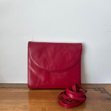 Leder Tasche in Kirschrot Bally
