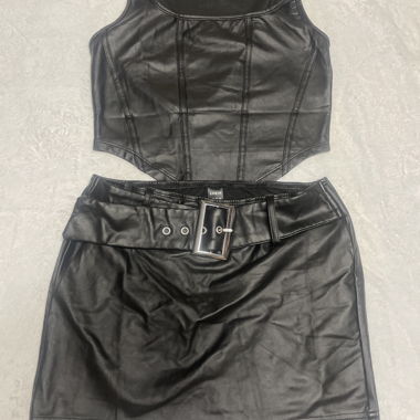 Ensemble noir style cuir