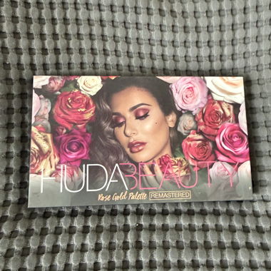Palette di ombretti Huda Beauty Rose Gold
