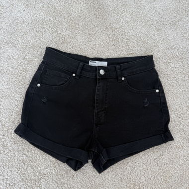 Jeansshorts nere Bershka