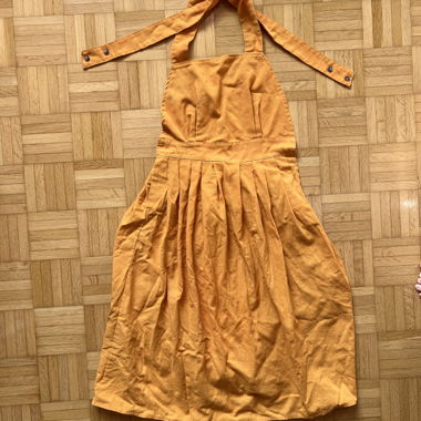 Leinenkleid mit Apron Cross Back