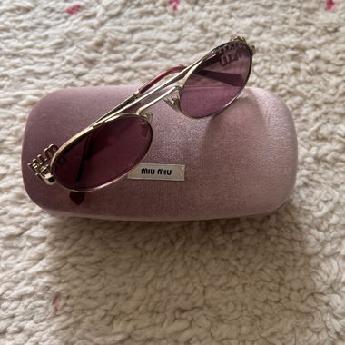 Miu Miu Sonnenbrille mit Etui