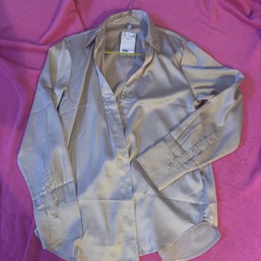 Blouse beige pour femmes