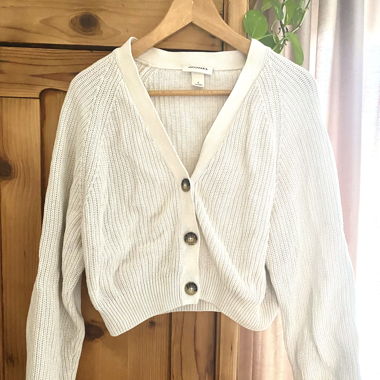 White knitted jacket