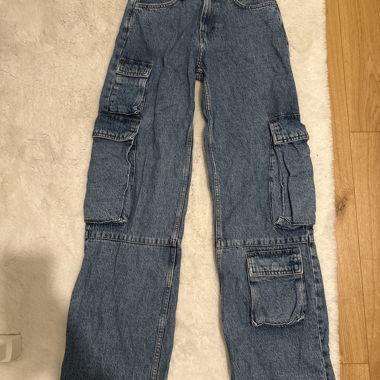 Loose Cargo Jeans with Multiple Pockets