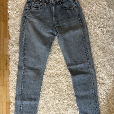 Jeans en denim retravaillé