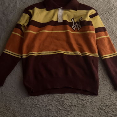 Gestreifter Polo-Kragenpullover