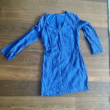 Blue lace bodycon dress