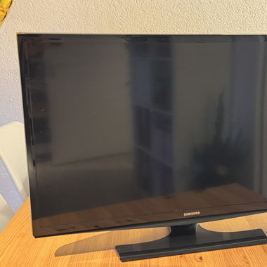 Samsung Fernsehen (28 Zoll) LED-TV