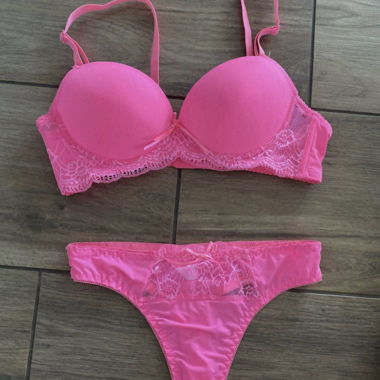 Set di lingerie rosa mai indossato taglia S