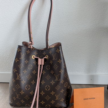 Sac seau Monogram Louis Vuitton Neo en Rose Poudre