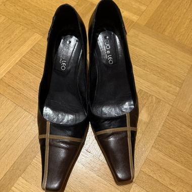 Escarpins en cuir marron Elio & Leo