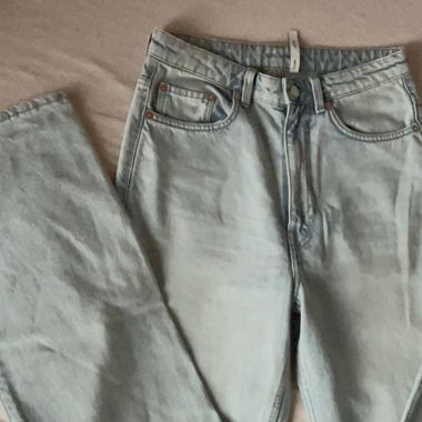 Blaue Baggy Hose