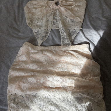 Completo Due Pezzi in Pizzo crema