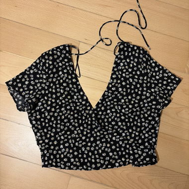 Floral top to tie at the back