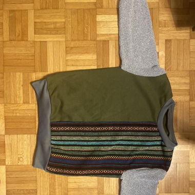 Einzigartiger handgemachter Kinderpullover Gr. 7-8