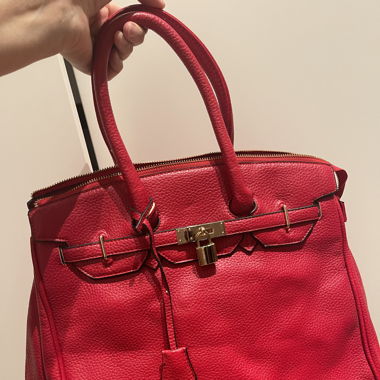 Handtasche in Rot