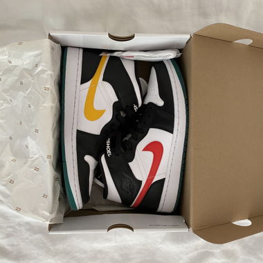 Air Jordan 1 Mid WMNS