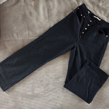Black Levi’s Jeans