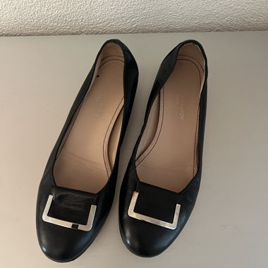 Ballerina flats with metal buckle