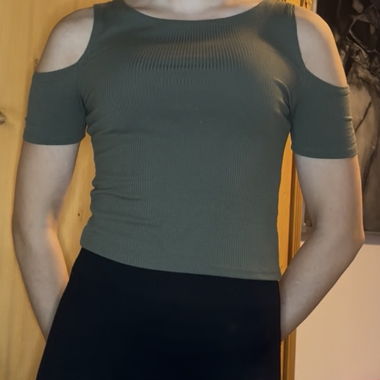 Shoulderless Top