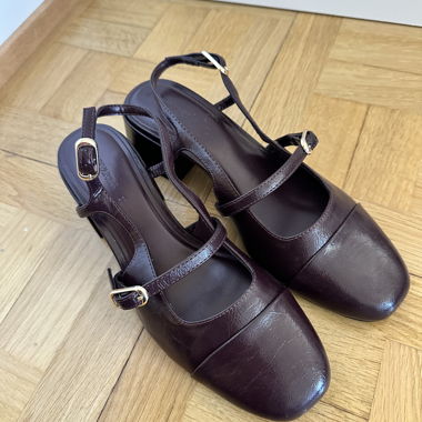 Bordeauxrote Sandalen mit Blockabsatz