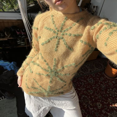 Pull en laine tricoté main des années 70