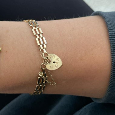 9ct Gold Gate Link Bracelet with Heart Padlock