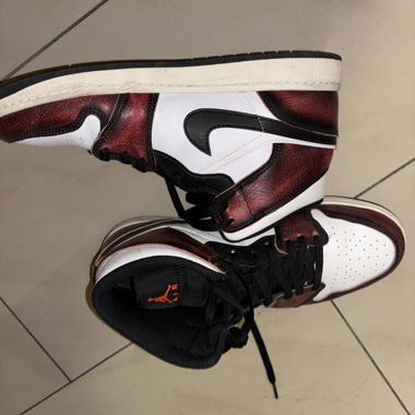NIKE Jordan Mid