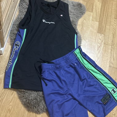 Sport Outfit von Champion Trikot, Shorts 