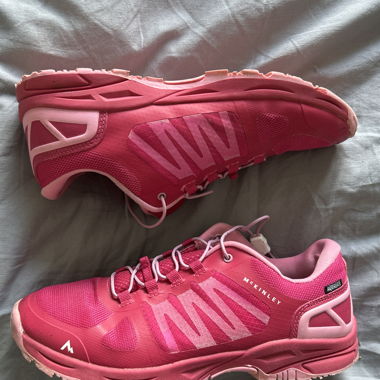 Chaussures de randonnée McKINLEY roses