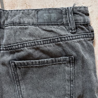 Jeans gris foncé Stradivarius
