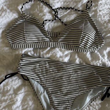Bikini à rayures