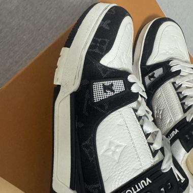 Louis Vuitton Trainers gr 43 44