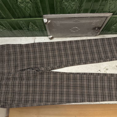 Braun checkered fabric trousers
