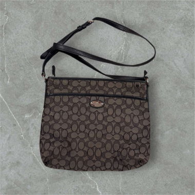 vintage coach monogram shoulder bag