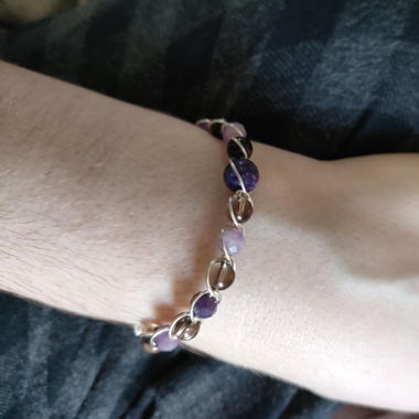 Bracelet pierres violet (douleur)