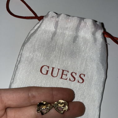 Boucles d’oreilles GUESS en forme de cœur