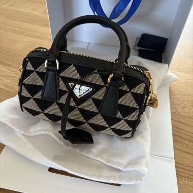Prada Tasche