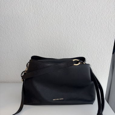 Micheal Kors bag