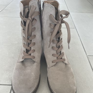Schnürstiefelette