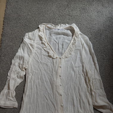 White shirt 