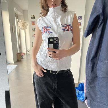 SLEEVELESS JACKET