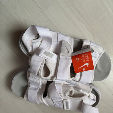 Nike Sandalen Neu
