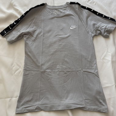 T-shirt Nike grigio S