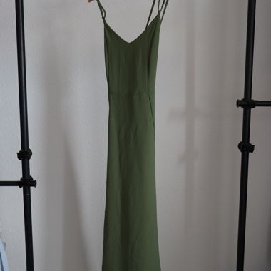 Robe à bretelles verte