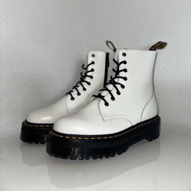 Dr. Martens Jadon