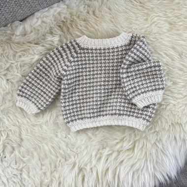 Gehäckelter Babypullover
